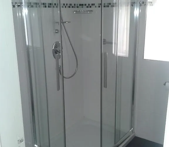 לינה וארוחת בוקר Ryebrook House קיל איירן